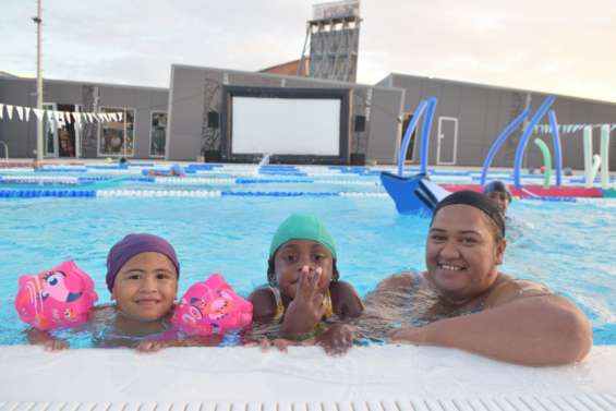 Nocturne de fêtes au centre aquatique