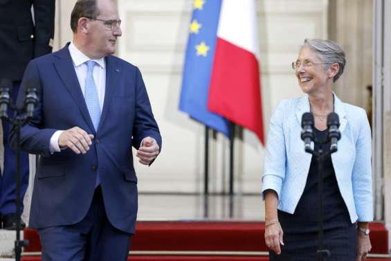 Élisabeth Borne fait son entrée à Matignon