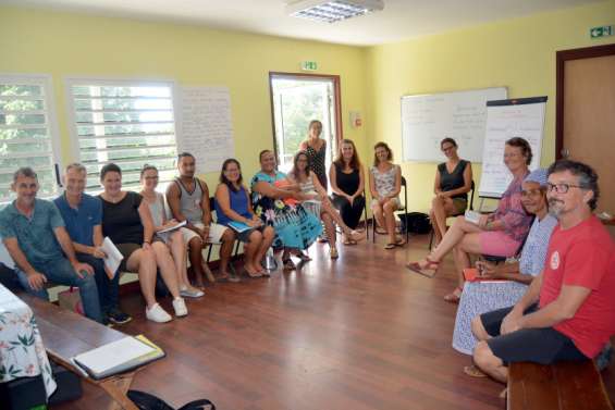 Bourail : enseignants et parents apprennent à dialoguer