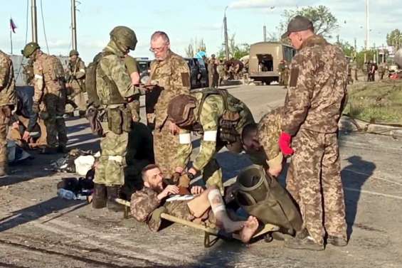 Des prisonniers à Marioupol et une frappe meurtrière au nord de Kiev
