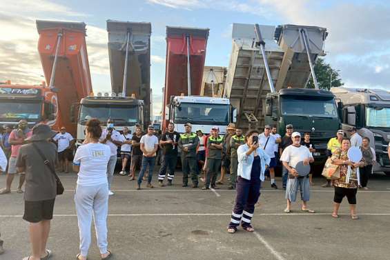 [VIDÉO] Vie chère : les représentants du mouvement quittent la table des négociations