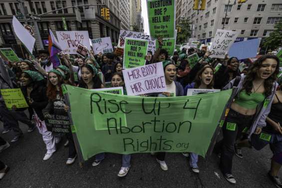 Vote d'une loi bannissant l'avortement dès la fécondation
