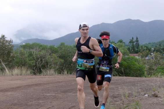 Ludovic Lanceleur et Leslie Nowicki dominent le XTerra dans la confusion