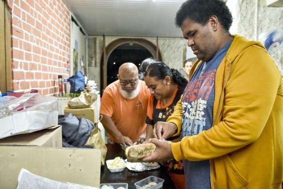 [REPORTAGE] Une soirée en immersion avec les bénévoles d'Un Sandwich pour autrui