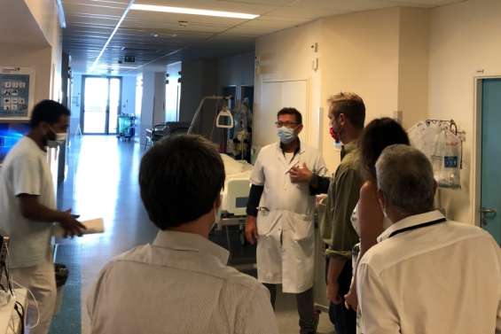 Nicolas Metzdorf et Willy Gatuhau en visite au Médipôle