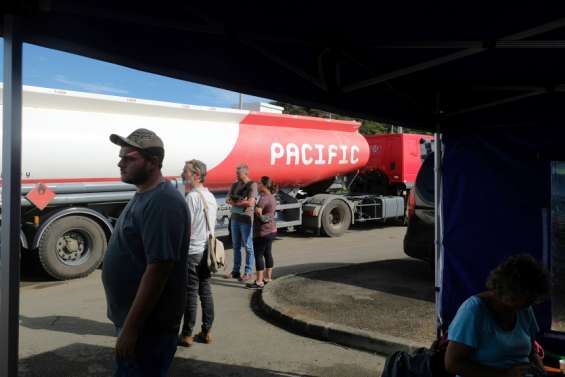 Vie chère : la mobilisation met la pression sur les pétroliers