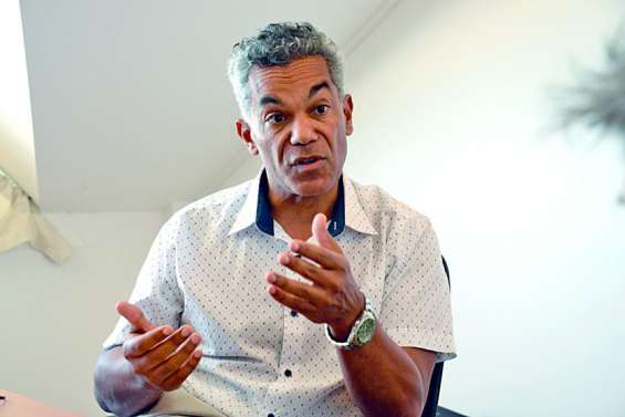 Qui est Joël Kasarhérou, candidat dans la première ?