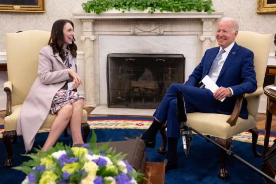Armes : Joe Biden loue les décisions de Jacinda Ardern