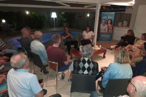 Philippe Dunoyer en réunion de proximité avant le meeting