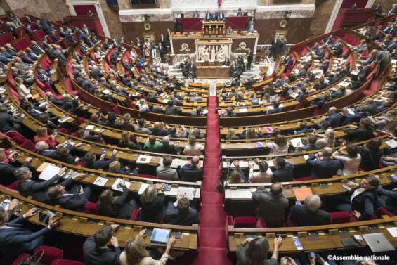 [CARTE] Qui sont les candidats dans les deux circonscriptions de la Nouvelle-Calédonie ?