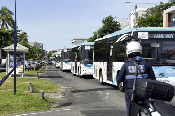 Caillassages : derniers bus supprimés ce soir, 14 lignes suspendues demain