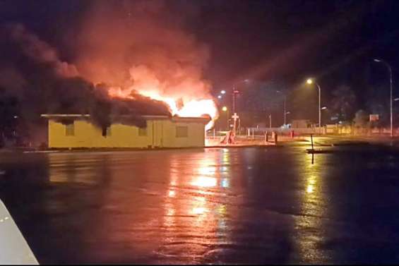 Un cabinet médical entièrement détruit dans un incendie à Koumac