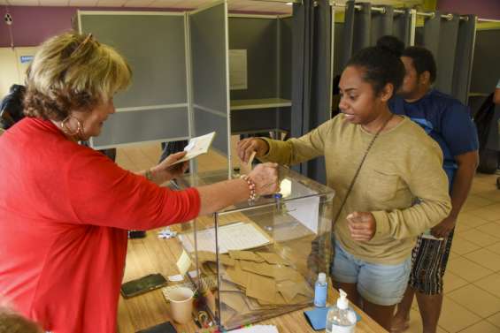 Abstention, coude-à-coude… Ce qu’il faut retenir du premier tour des législatives