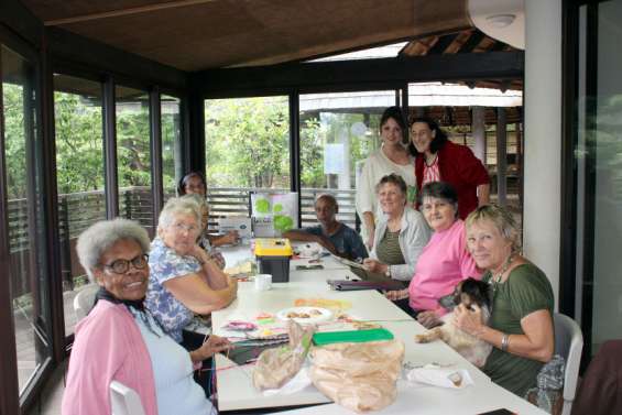Au Jardin des sens, les seniors usent de créativité et fabriquent des merveilles
