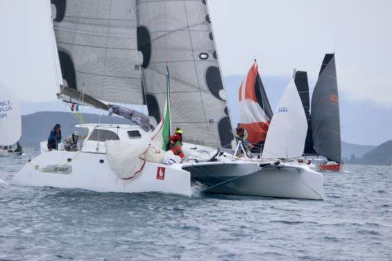 Groupama Race : Rushour au niveau de Belep