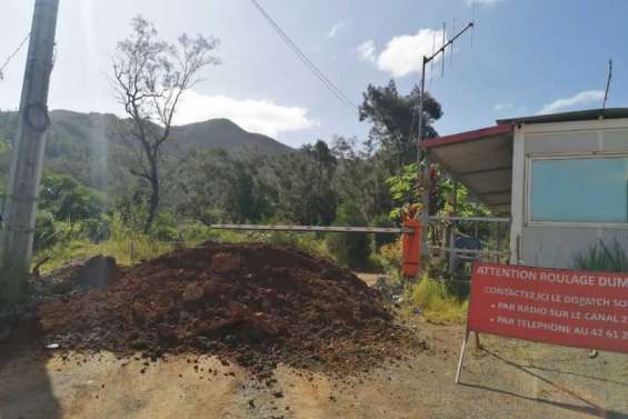 SLN : le Jules Garnier 2 parvient à quitter Kouaoua bloquée