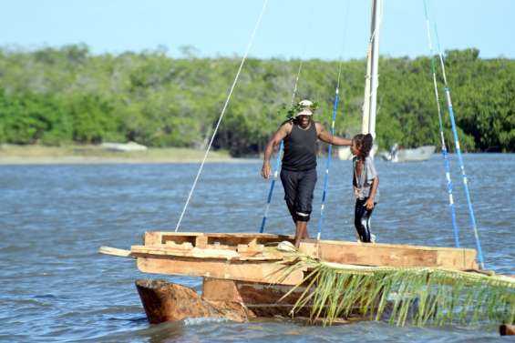 Une pirogue au service de la transmission
