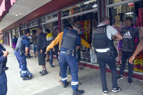 La police à l'affût du trafic de stupéfiants dans le centre-ville de Nouméa