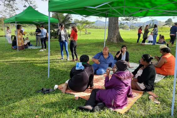 Les entrepreneuses se rencontrent  lors d'un « natte meeting »