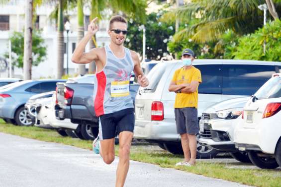 [MINIJEUX] Semi-marathon : Mathieu Szalamacha et Isabelle Oblet évitent le coup de chaud