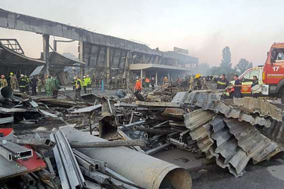 Frappe russe sur un centre commercial : un crime de guerre pour les pays du G7