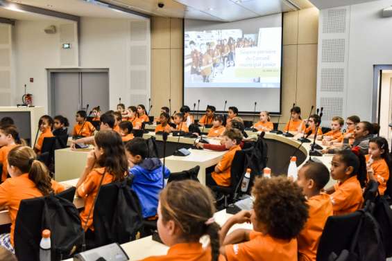 Première séance plénière pour les conseillers juniors