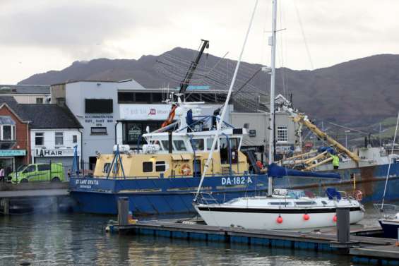 L'accord post-Brexit suspendu à la pêche
