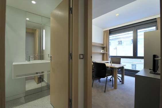 À l'Assemblée, la chasse au bon bureau