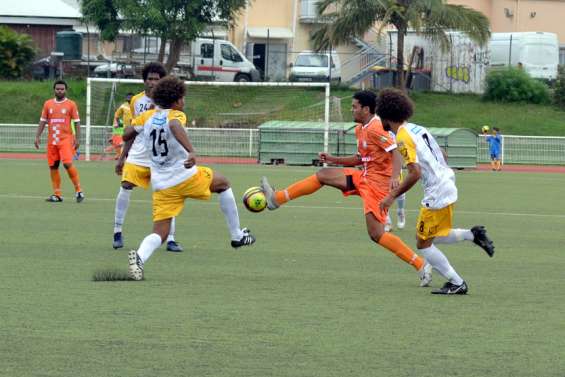 Football : le trio de tête confirme