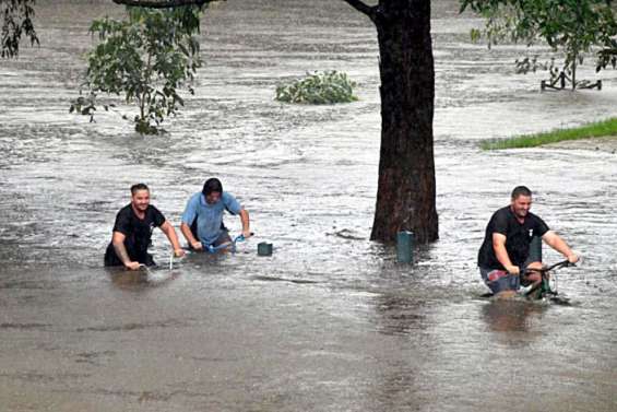 Des milliers d'habitants de Sydney appelés à évacuer