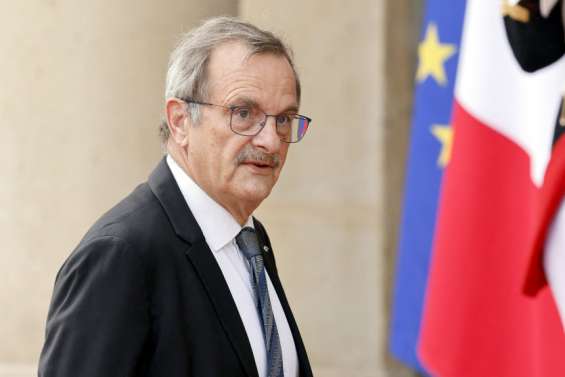 L’ancien préfet Jean-François Carenco ministre des Outre-mer, Sonia Backès secrétaire d'Etat à la citoyenneté