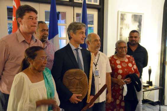 Quel parti la Calédonie peut-elle tirer d'une liaison directe avec Singapour ?