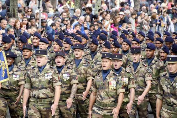 [Gros plan] Plus de 750 militaires défilent pour le 14-Juillet