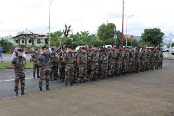 Avant le changement de commandant, le RSMA a défilé