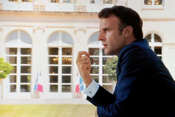 Emmanuel Macron prépare les Français à un automne difficile et se donne un cap