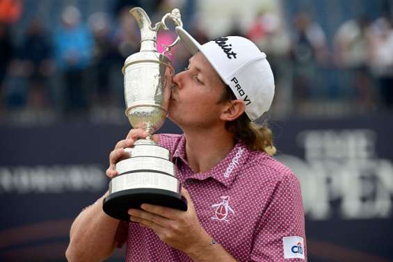 Avec sa coupe mulet et sa moustache, Cameron Smith a la classe