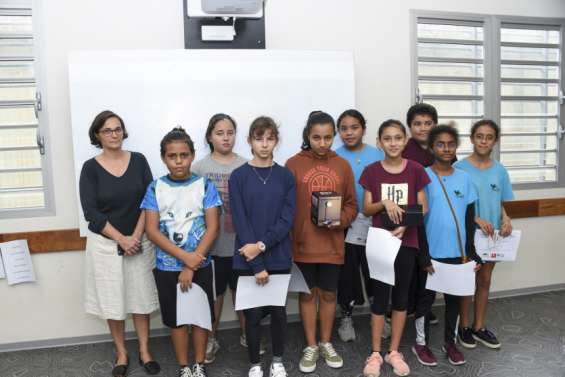 Les médias scolaires primés au collège d'Apogoti