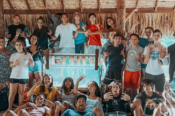 Une colonie de vacances américano-tahitienne