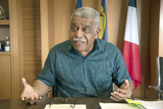 Louis Mapou se rend au Vanuatu pour renforcer la coopération