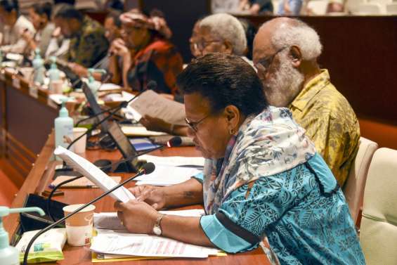 Le Congrès adopte des premiers outils pour mieux gérer les dépenses de santé
