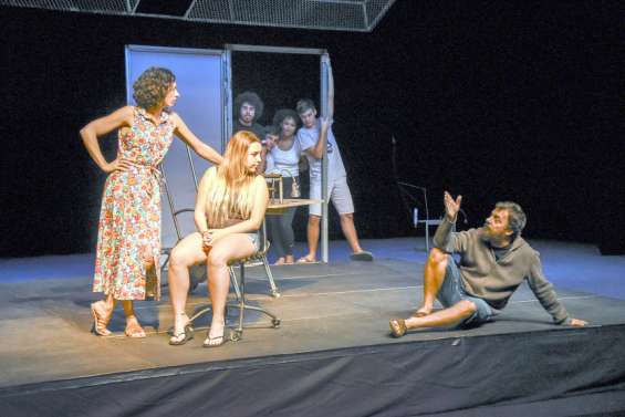 Cinq jeunes comédiens pleins d'avenir au Théâtre de l'Île pour Ohne