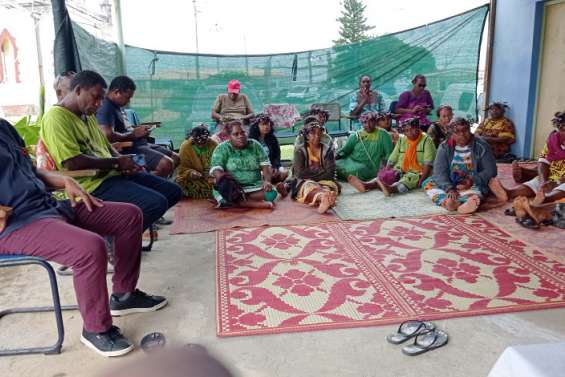 Lifou. Accueil et accompagnement d'un pasteur