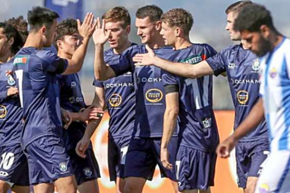 Football : Hienghène battu par Auckland 