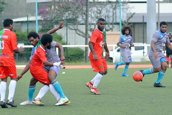 Football : sur les terrains du Sud, la hiérarchie est respectée