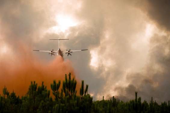 Près de Landiras, le feu qui n'en finit pas