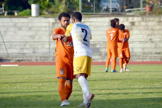 Football : deux victoires et un match nul en Super Ligue