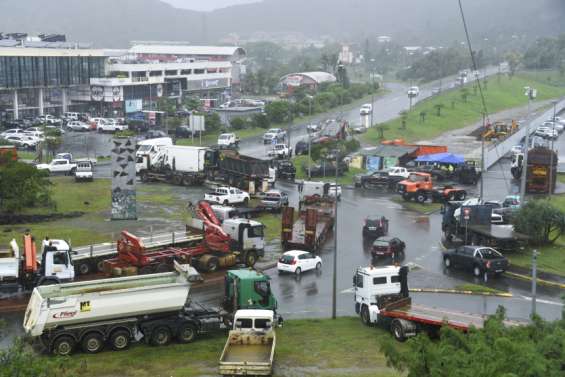 Le syndicat des rouleurs et du BTP devant les dépôts