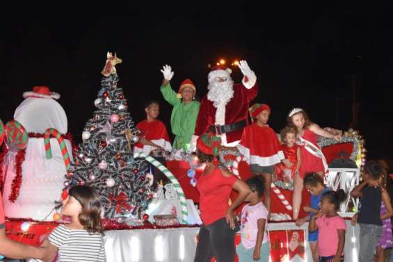 Le père Noël en escaleà Bourail