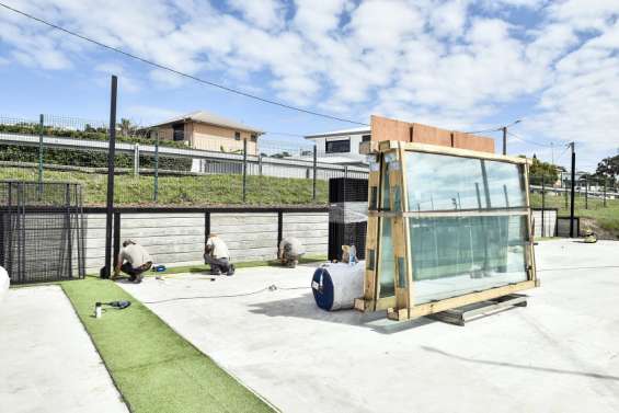 Retard dans la livraison des nouveaux courts de padel