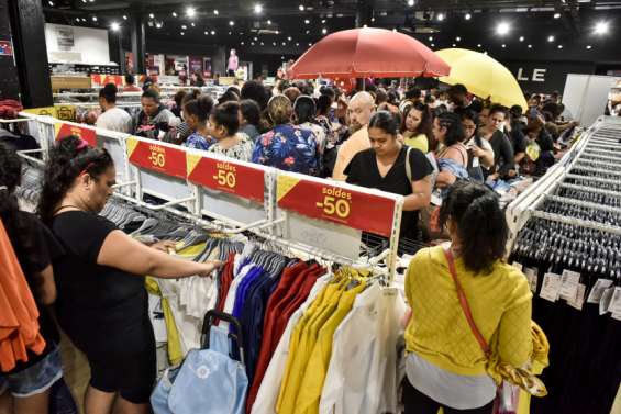 « Les commerces ont été pris d'assaut, c'était la folie »